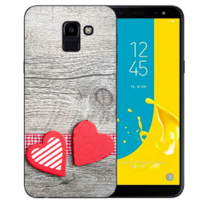 Samsung Galaxy J6 (2018) Silikon TPU Hülle Herzen auf Holz Fotodruck 